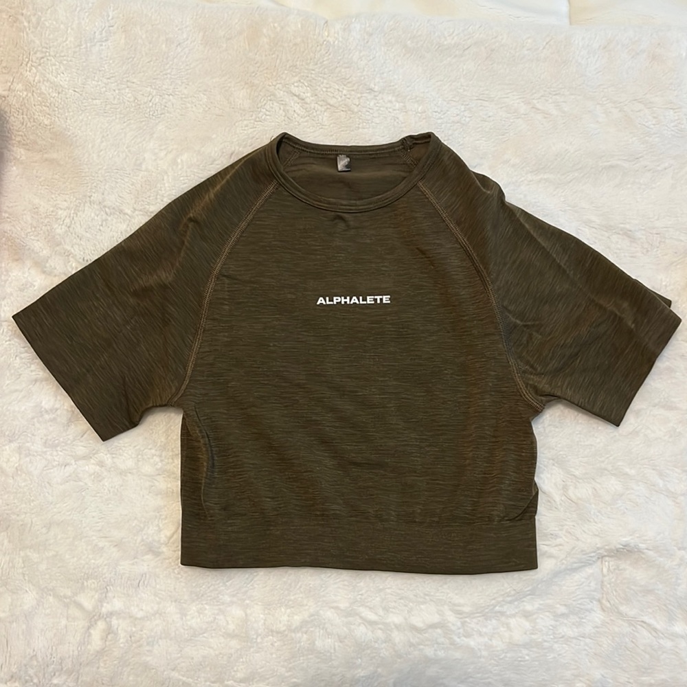 Alphalete Amplify Crop Top. Size XS. Color Canteen. Great condition.
